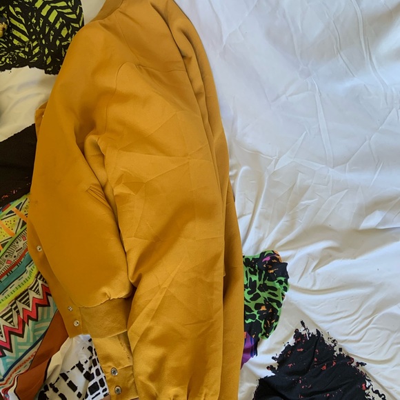 Mustard yellow jacket - Picture 4 of 11